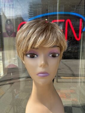 Short Blonde Pixie Wig - Light Blonde